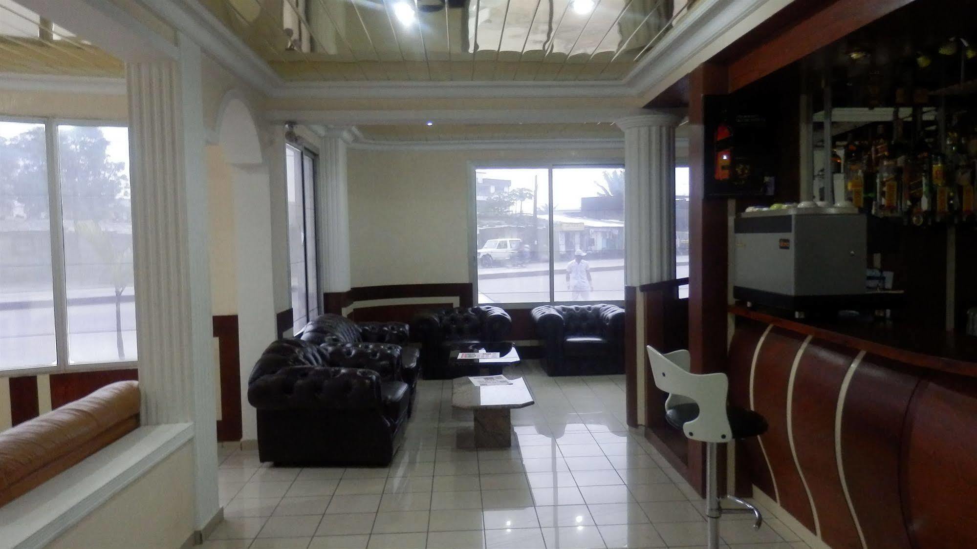 Afrique Hotel Douala Airport Exterior foto